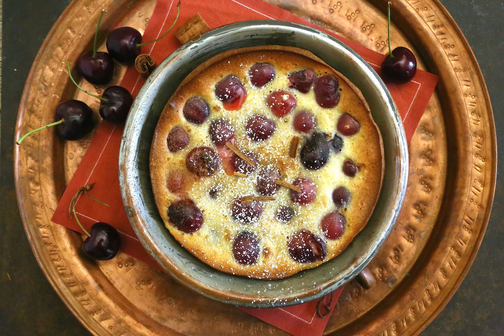 Il clafoutis di ciliegie appena sfornato © Beatrice Spagoni 