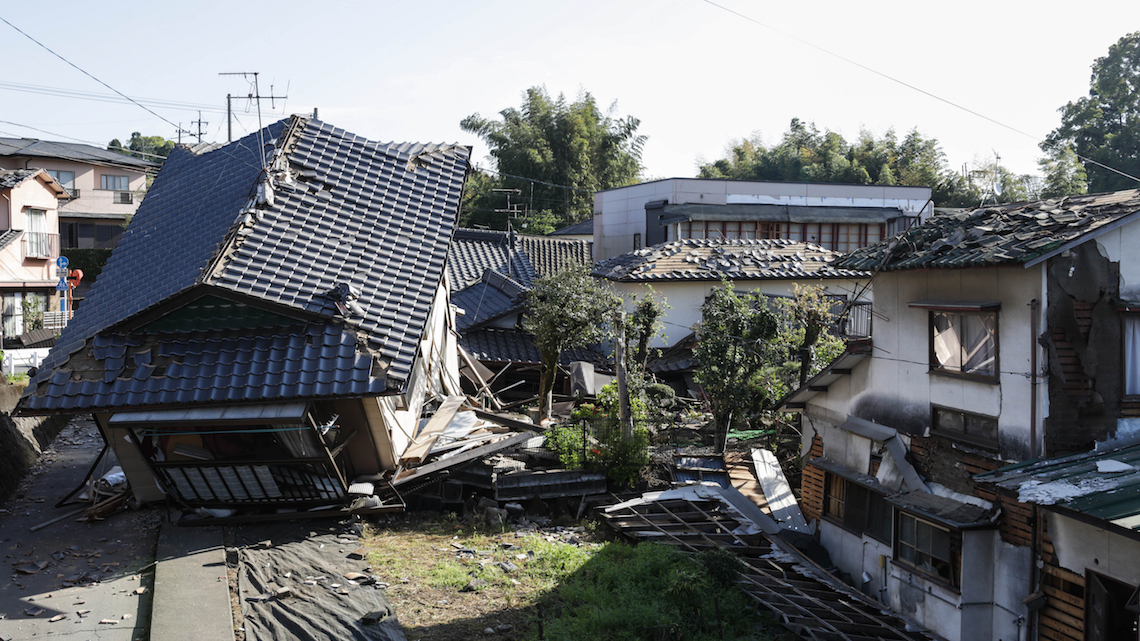 Le Immagini Del Giappone Devastato Da Due Terremoti 9429