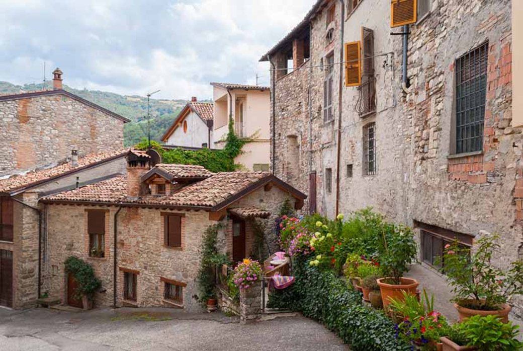 Bobbio In Emilia Romagna E Il Borgo Dei Borghi 2019 Vince Un Antico Borgo Di Monaci Lifegate