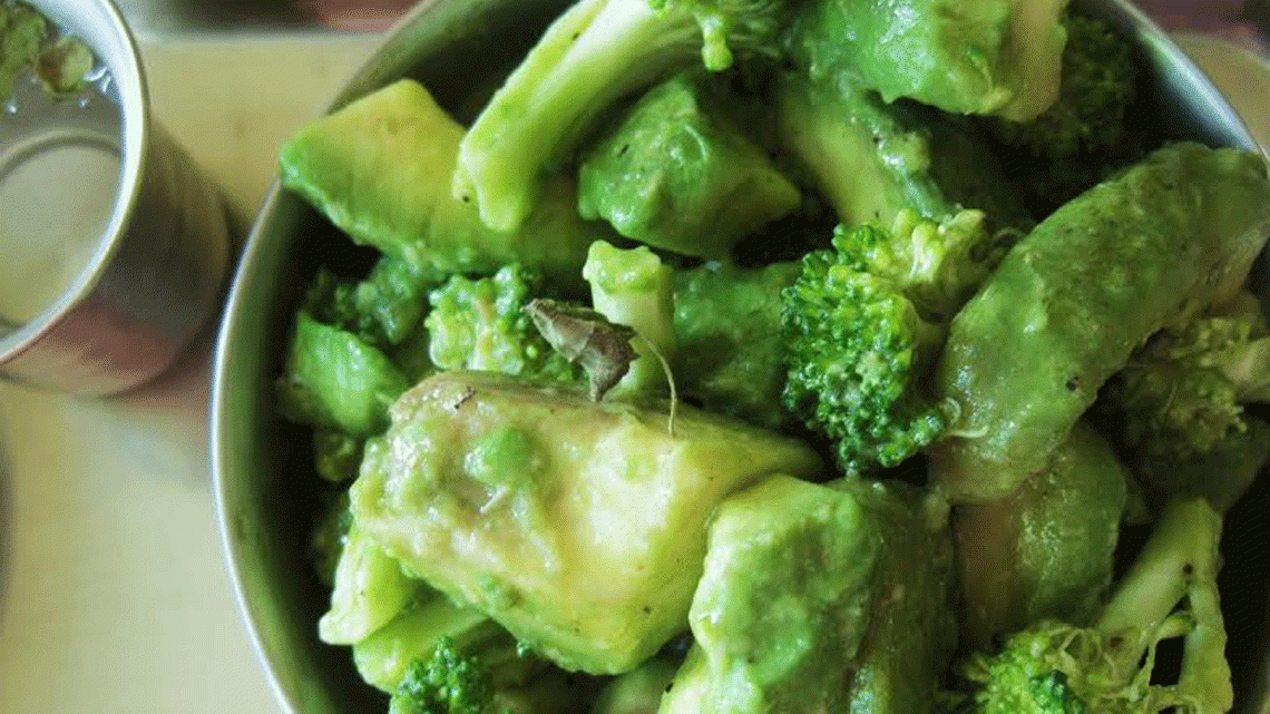 ricetta insalata di broccoli e avocado