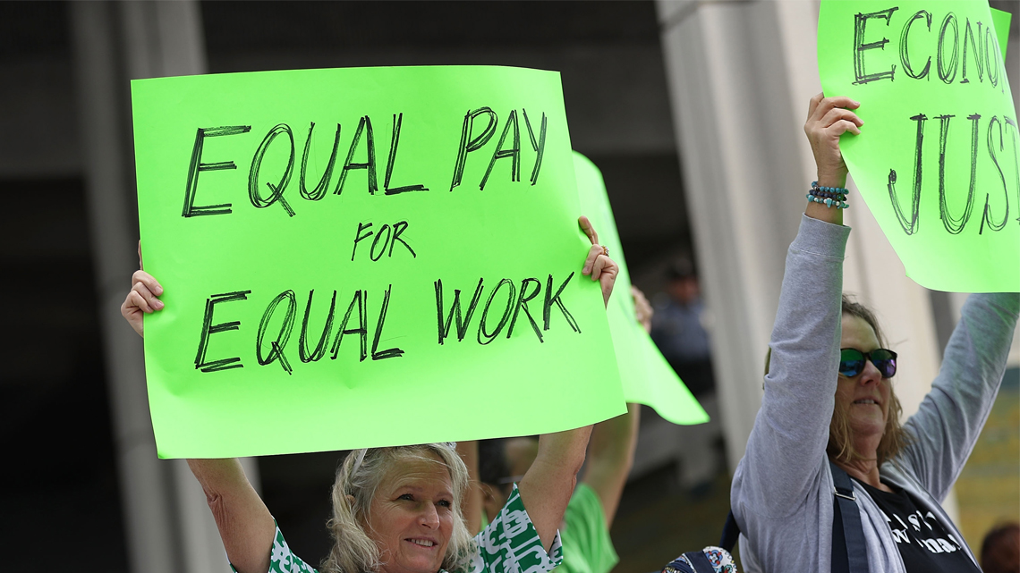 Le donne lavorano di più, ma vengono ancora pagate meno: è il ...