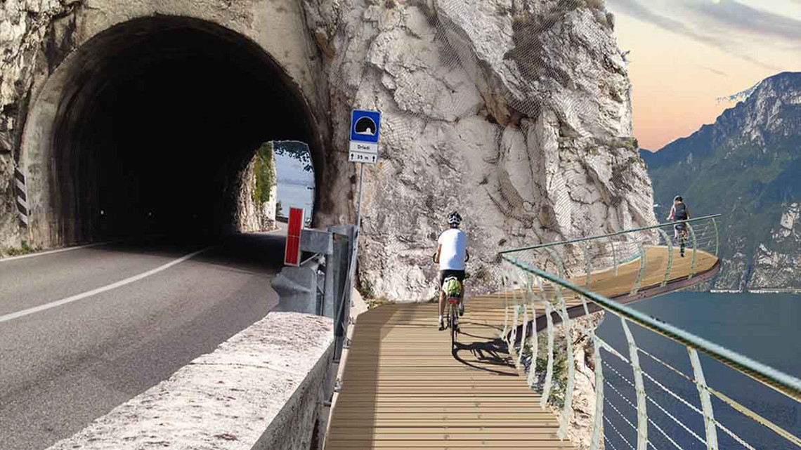 ciclabile del lago Garda tra pi   belle panoramiche